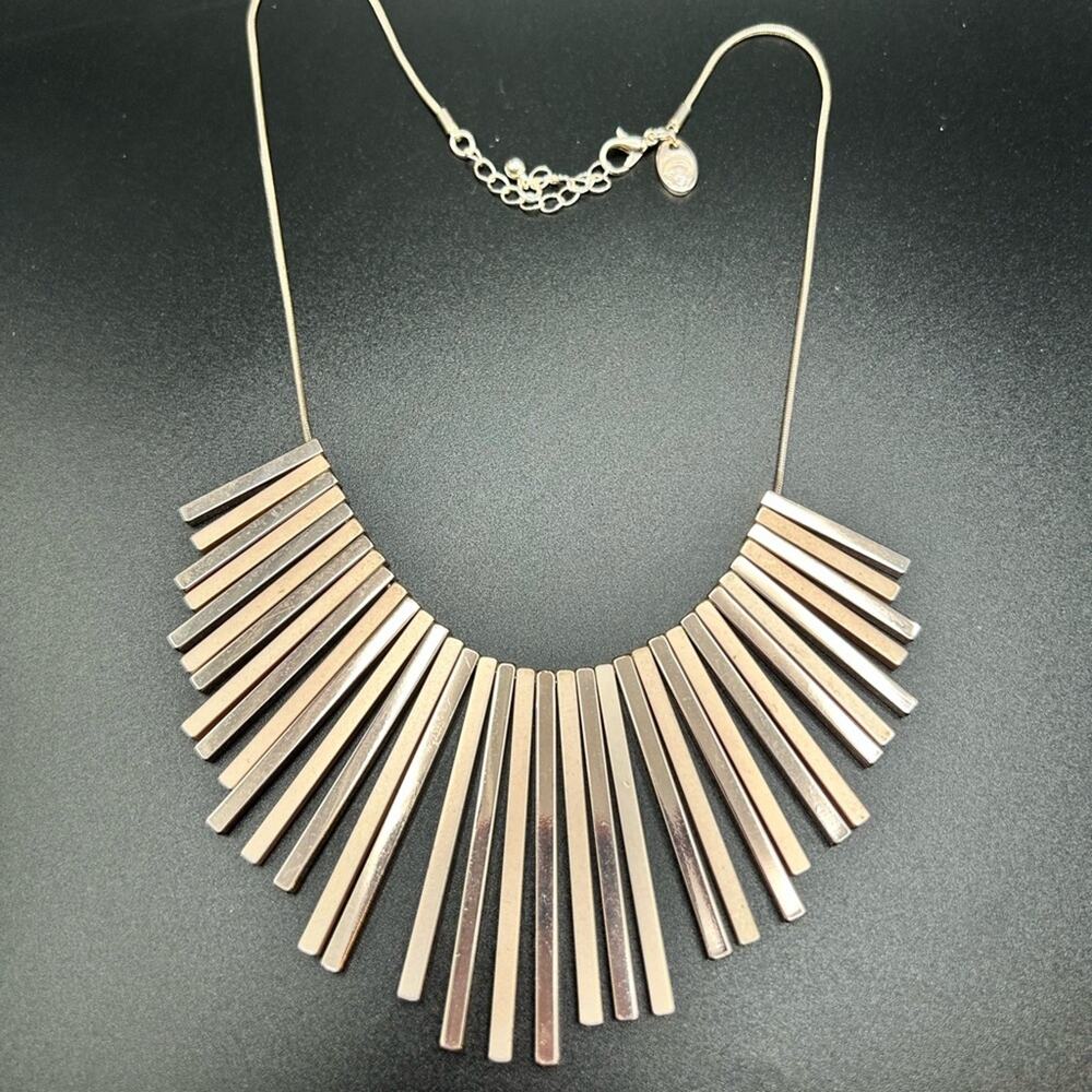 L0153 Charming Charlie’s statement Necklace rose gold tone